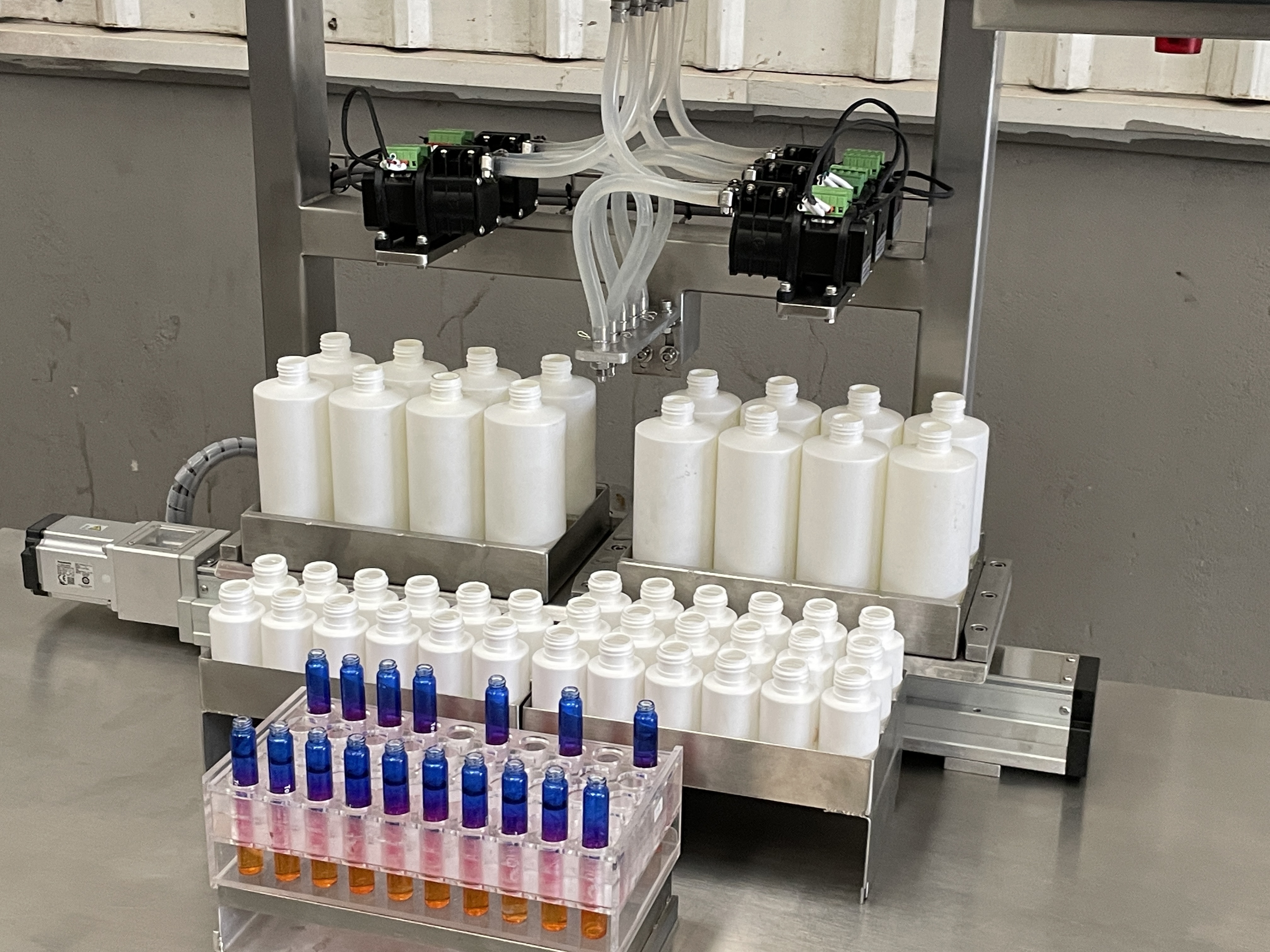 300ml Semi-Automatic Small Bottle Filling Machine with 1000bph High Speed and 800-2000bph Capacity